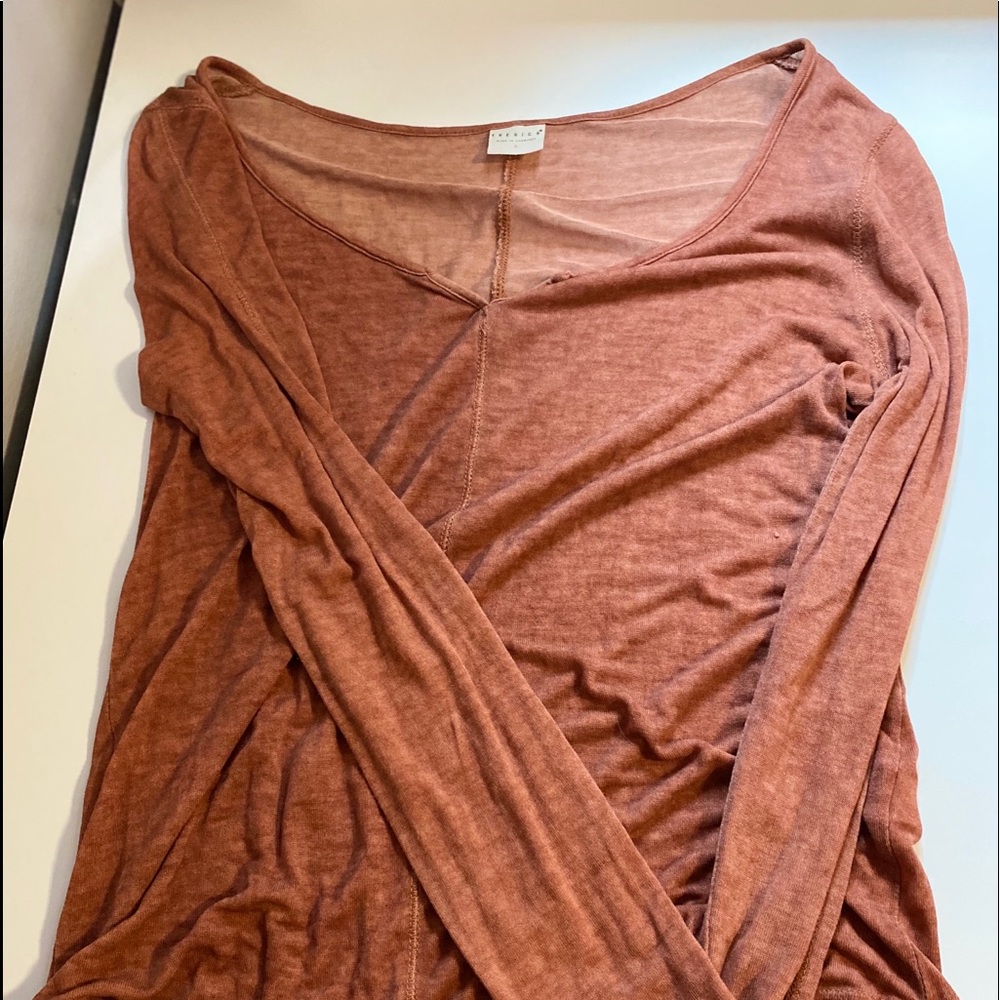 women’s long sleeve shirt